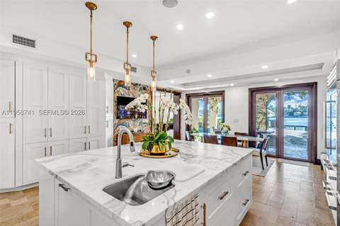 1398 Bay Dr, Miami Beach FL - photo 14 of 37