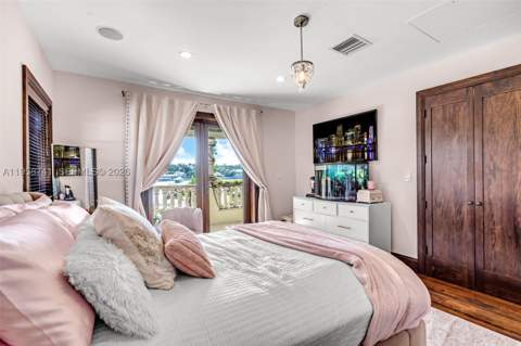 1398 Bay Dr, Miami Beach FL - photo 21 of 37