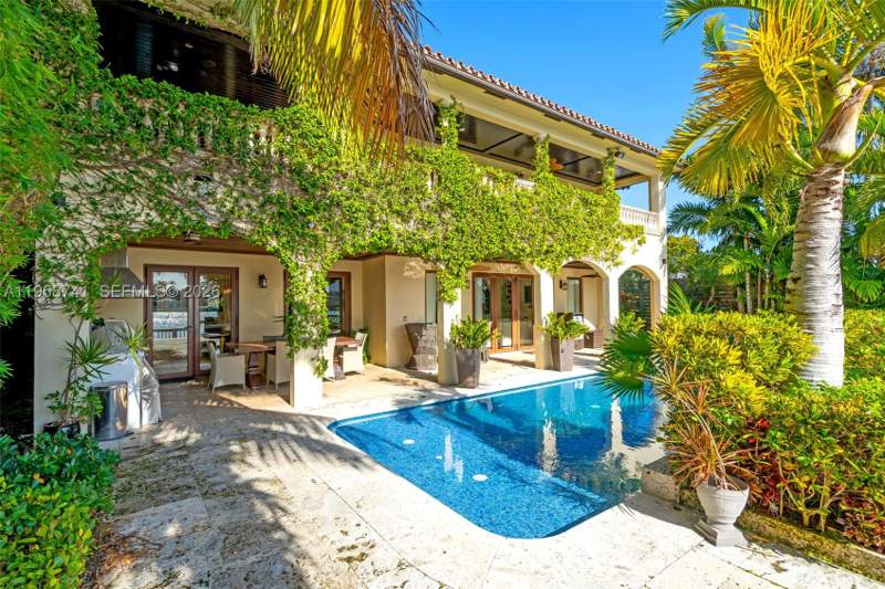 5 bedroom SingleFamilyResidence at 1398 Bay Dr, Oceanside Sec Isle Of Nor, Miami Beach — photo 3
