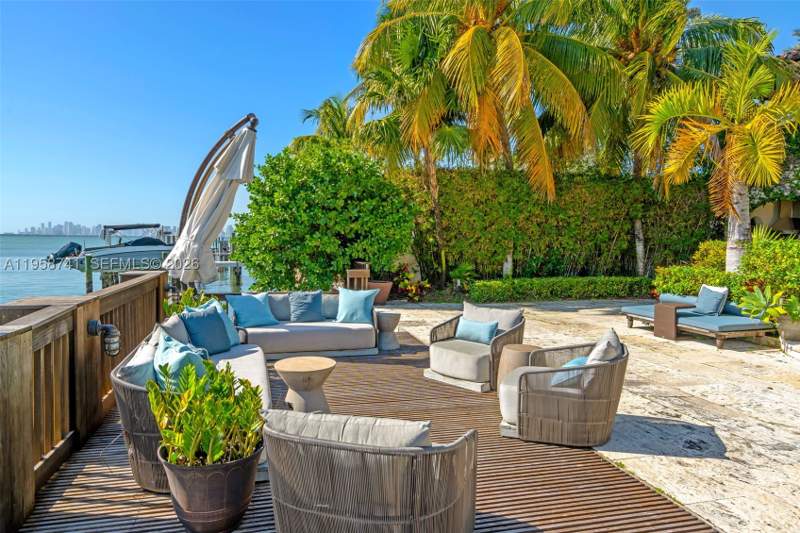 5 bedroom SingleFamilyResidence at 1398 Bay Dr, Oceanside Sec Isle Of Nor, Miami Beach — photo 5