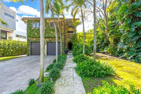 1398 Bay Dr, Miami Beach FL - photo 7 of 37