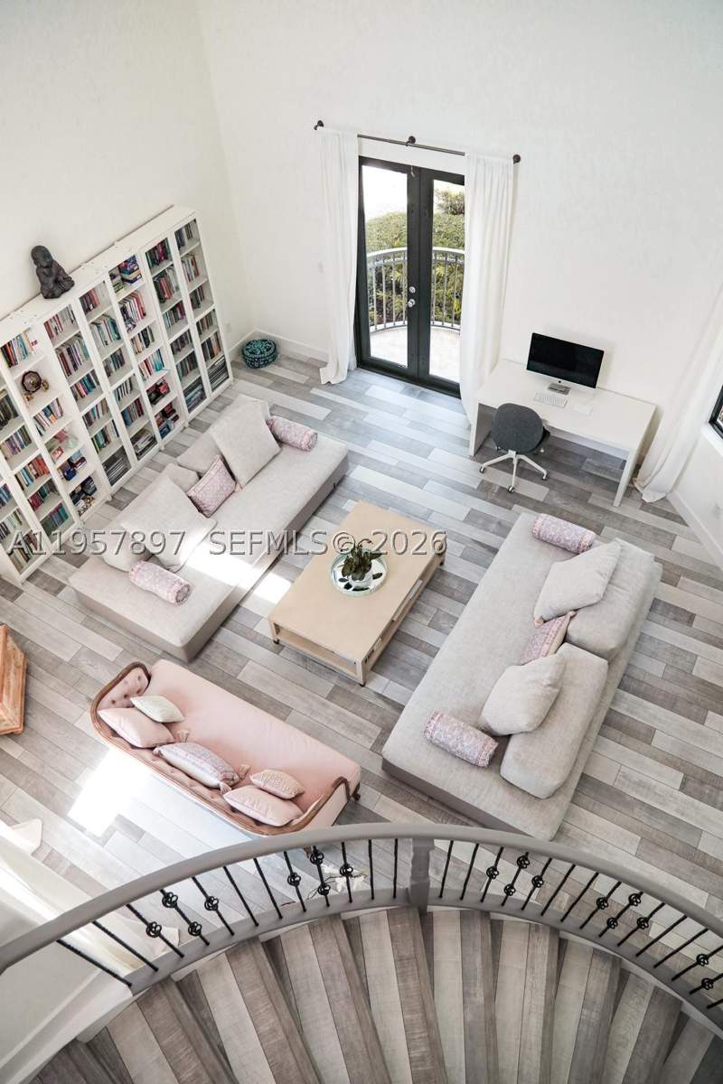 5 bedroom SingleFamilyResidence at 19209 SW 80th Ct, Cutler Cay, Cutler Bay — photo 5