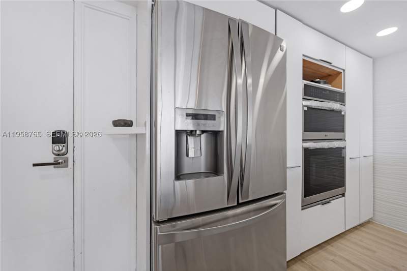 2 bedroom Condominium at 7601 E Treasure Dr 2209, The Grandview Palace Cond, North Bay Village — photo 3