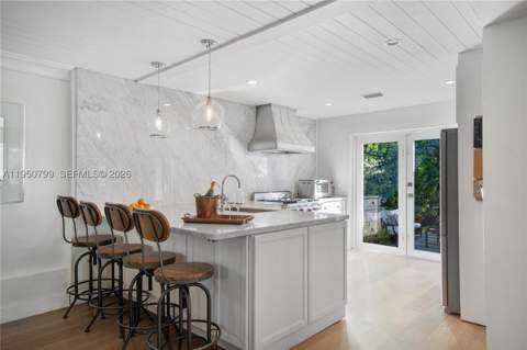 463 W 62nd St, Miami Beach FL - photo 10 of 28