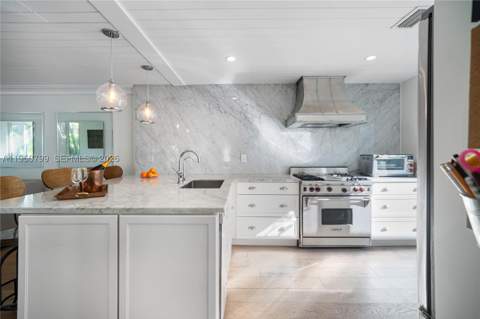 463 W 62nd St, Miami Beach FL - photo 11 of 28