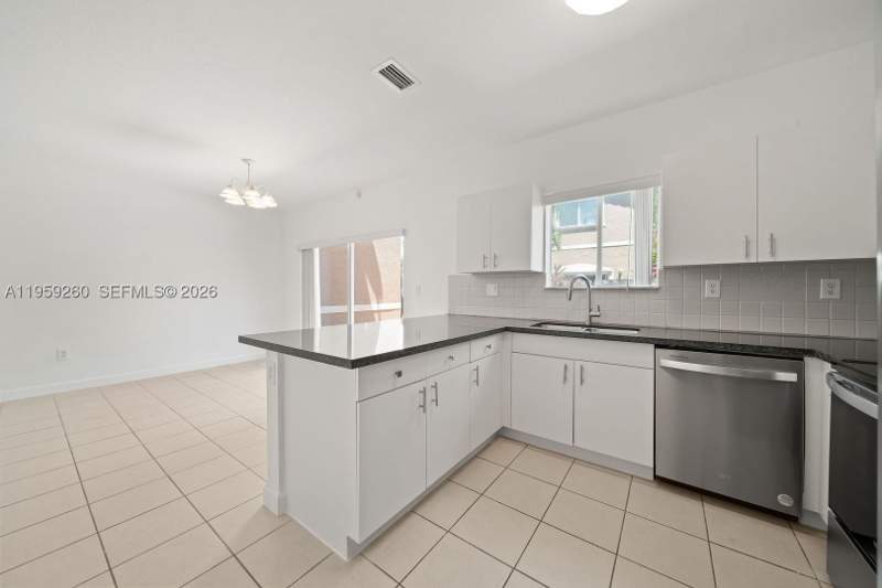 2 bedroom Townhouse at 21459 SW 86th Pl, Santa Barbara, Cutler Bay — photo 3