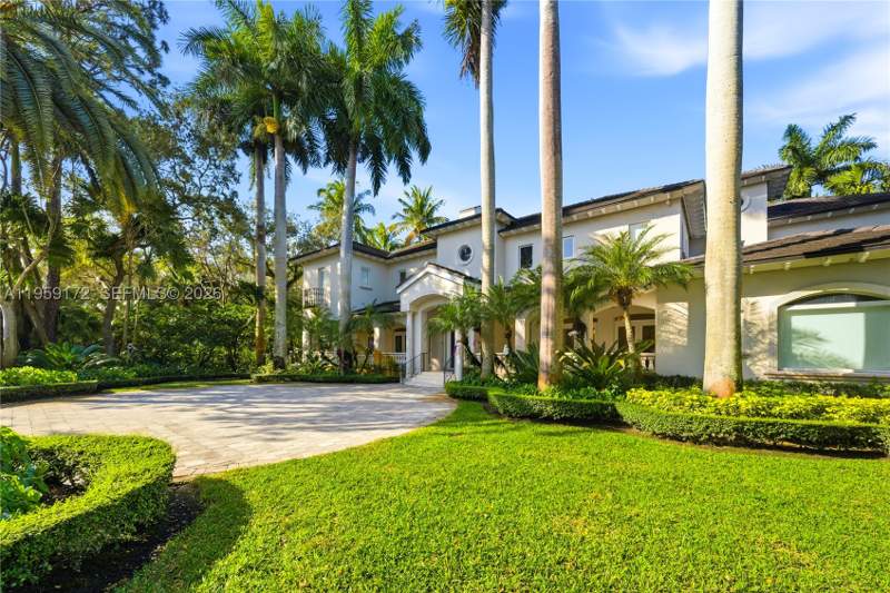 7 bedroom SingleFamilyResidence at 8400 SW 52nd Ave, W T Hardees Sub, Miami — photo 4