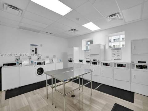 1228 West Ave 1415, Miami Beach FL - photo 16 of 31