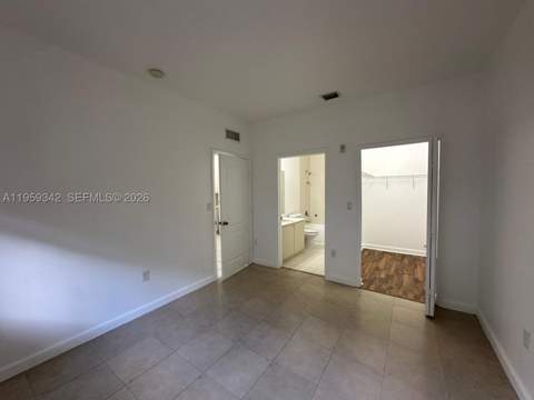 1661 SE 29th Ct 104, Homestead FL - photo 11 of 22
