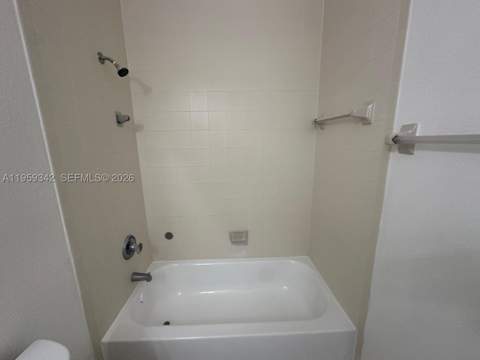 1661 SE 29th Ct 104, Homestead FL - photo 7 of 22