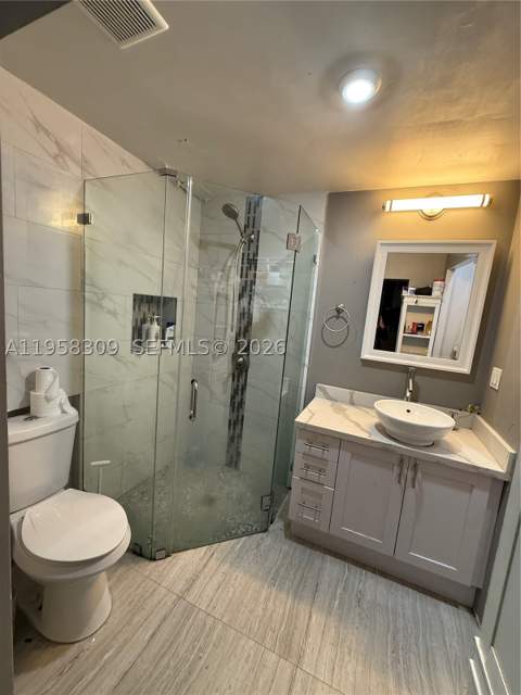 18237 NW 61st Pl, Hialeah FL - photo 13 of 16