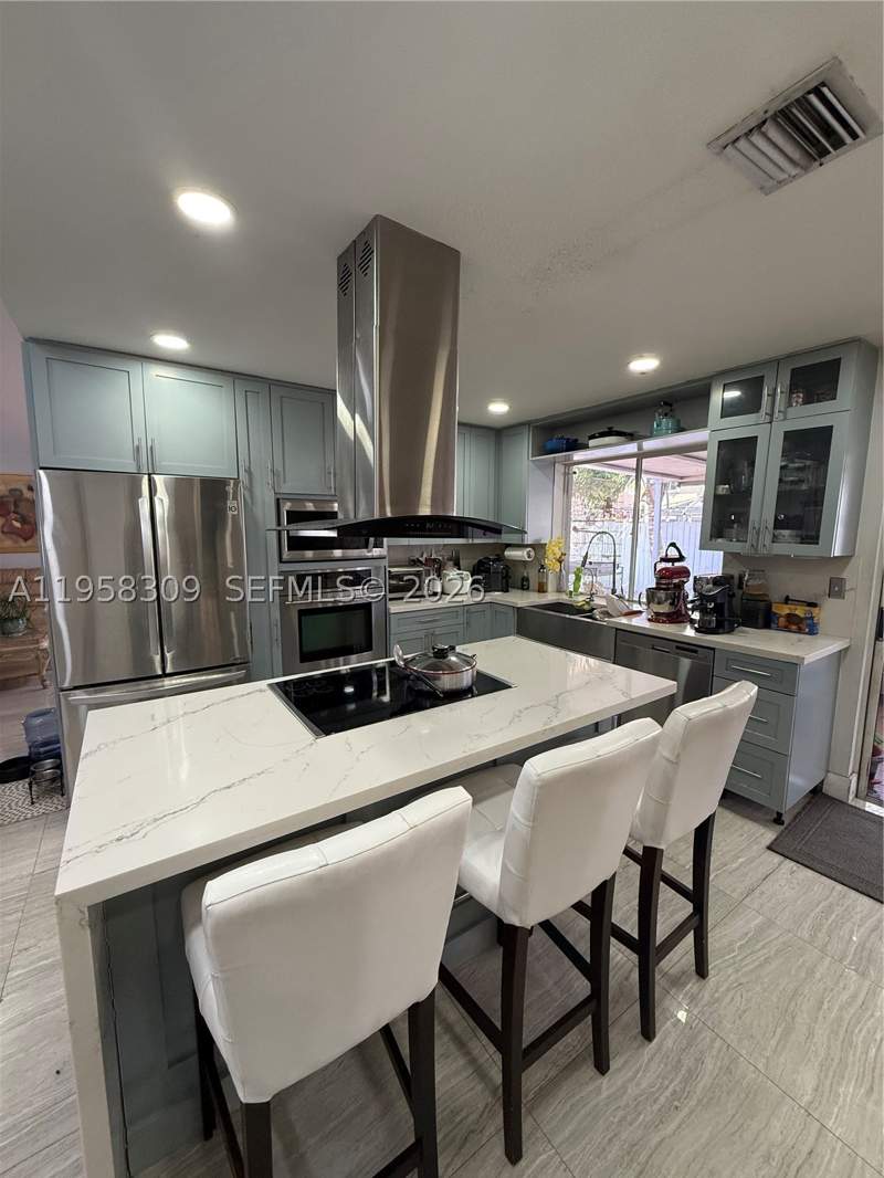 3 bedroom SingleFamilyResidence at 18237 NW 61st Pl, Harbour Sub, Hialeah — photo 4