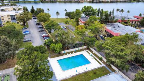 942 NE 199th St 2F, Miami FL - photo 21 of 22
