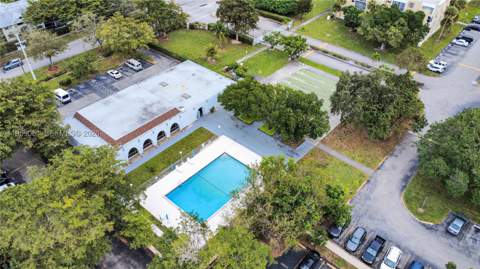 942 NE 199th St 2F, Miami FL - photo 22 of 22
