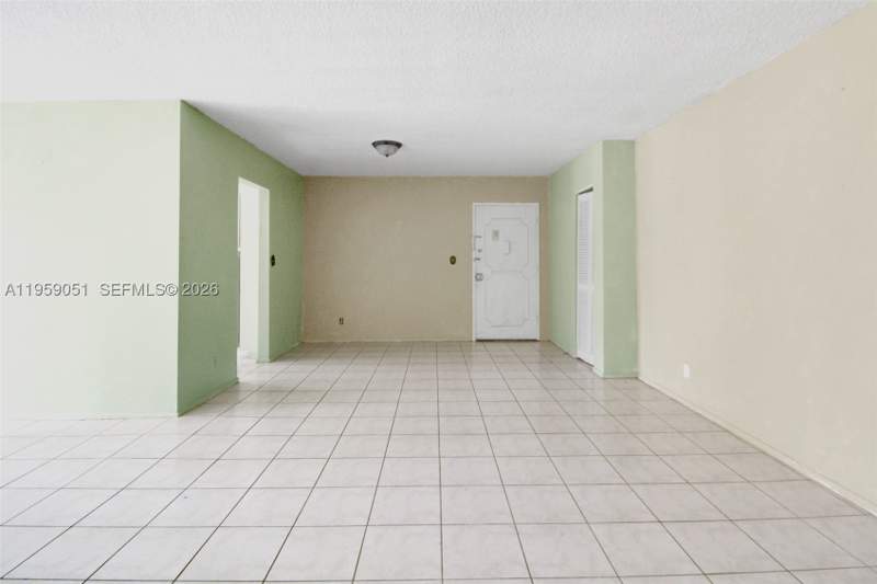 1 bedroom Condominium at 942 NE 199th St 2F, Lake Park Condo No 1 - Bl, Miami — photo 5