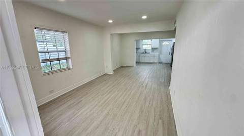 16221 E Bunche Park Dr, Miami Gardens FL - photo 15 of 27
