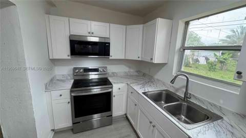 16221 E Bunche Park Dr, Miami Gardens FL - photo 6 of 27