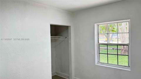 16221 E Bunche Park Dr, Miami Gardens FL - photo 9 of 27