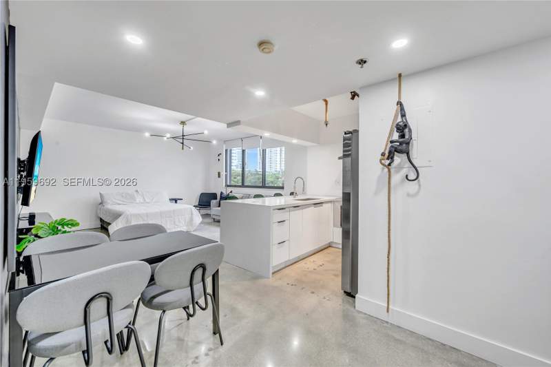 0 bedroom Condominium at 540 Brickell Key Dr 409, Brickell Key II Condo, Miami — photo 4