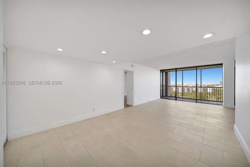 2 bedroom Condominium at 20379 W Country Club Dr 1232, Coronado Condo- Tower III, Aventura — photo 3