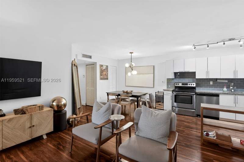 3 bedroom Condominium at 4780 NW 102nd Ave 103-11, Doral Pk Co Club Villas C, Doral — photo 2