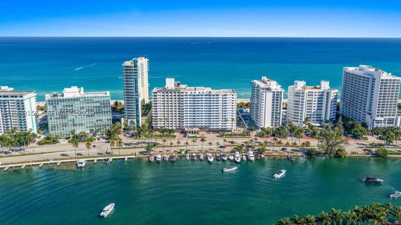 1 bedroom Condominium at 5005 Collins Ave 504, The Carriage Club North C, Miami Beach — photo 3