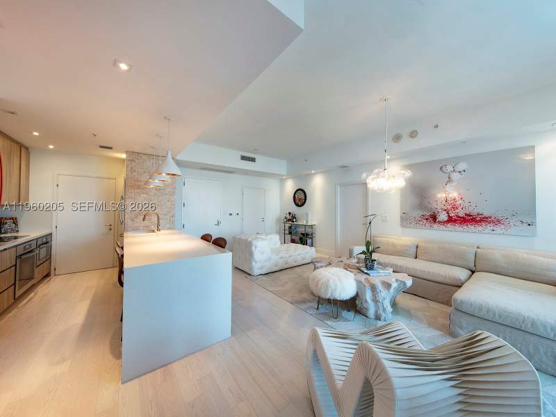 2 bedroom Condominium at 50 S Pointe Dr 707, Continuum On South Beach, Miami Beach — photo 5