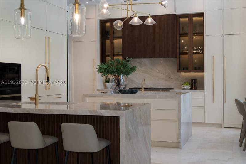 7 bedroom SingleFamilyResidence at 5901 SW 107th St, Collins Acres, Pinecrest — photo 5