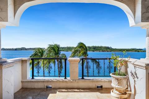 2443 Fisher Island Dr 5403, Miami FL - photo 8 of 56