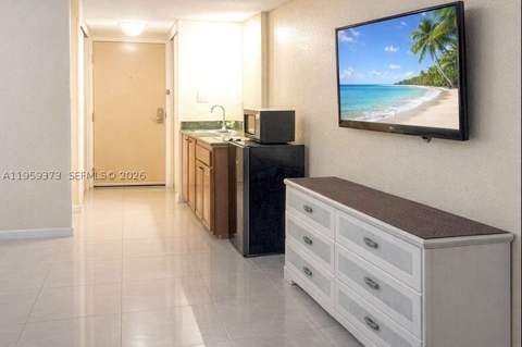 19201 Collins Ave 707, Sunny Isles Beach FL - photo 6 of 11