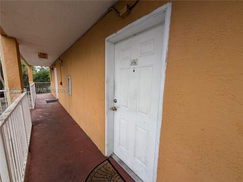 6205 Kendale Lakes Cir 289, Miami FL - photo 16 of 21