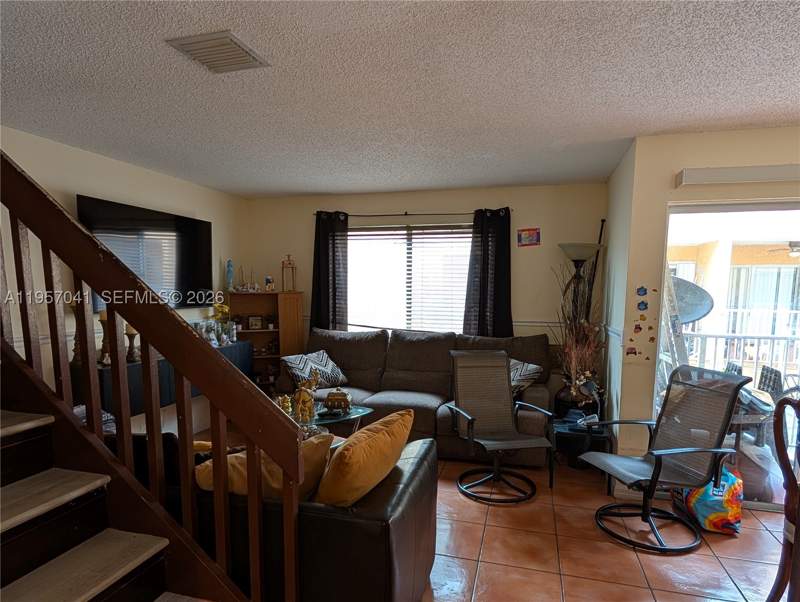 3 bedroom Condominium at 6205 Kendale Lakes Cir 289, Paseo Real Condo, Miami — photo 3