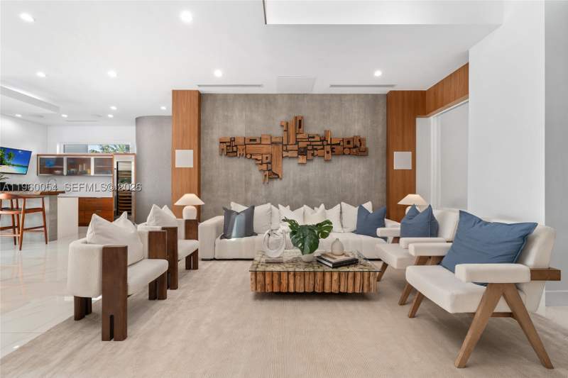 5 bedroom SingleFamilyResidence at 12880 N Bayshore Dr, Coronado Harbor, North Miami — photo 3