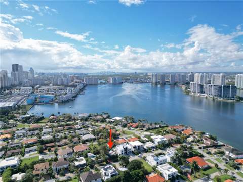 322 189th St, Sunny Isles Beach FL - photo 7 of 8