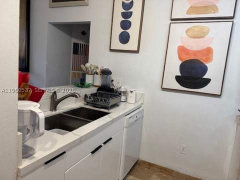 540 Brickell Key Dr 505, Miami FL - photo 9 of 39