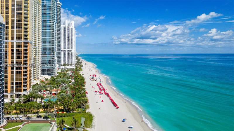 2 bedroom Condominium at 17550 Collins Ave 505, Aurora Condominium, Sunny Isles Beach — photo 3