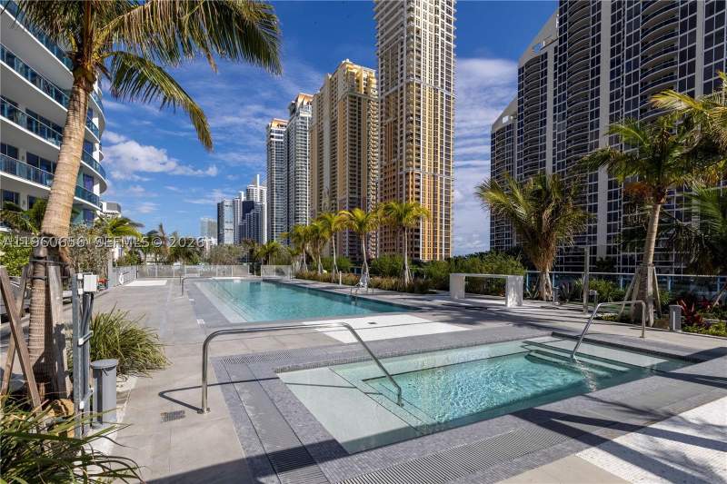 2 bedroom Condominium at 17550 Collins Ave 505, Aurora Condominium, Sunny Isles Beach — photo 4