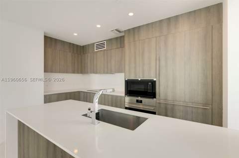 17550 Collins Ave 505, Sunny Isles Beach FL - photo 9 of 28
