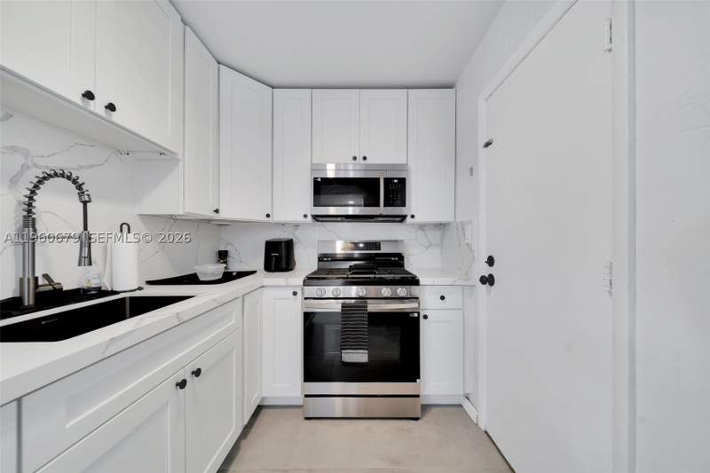 1 bedroom Condominium at 6900 N Kendall Dr A303, Dadeland Grove Condo, Pinecrest — photo 3