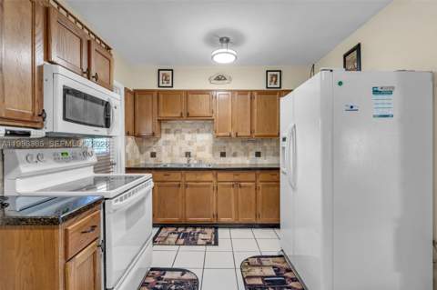 249 Carlisle Dr, Miami Springs FL - photo 18 of 50