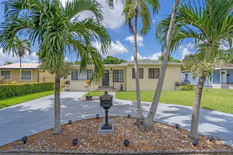3 bedroom SingleFamilyResidence at 249 Carlisle Dr, Rev Pl Of Country Club Es, Miami Springs — photo 3
