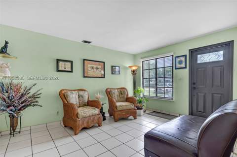 249 Carlisle Dr, Miami Springs FL - photo 6 of 50