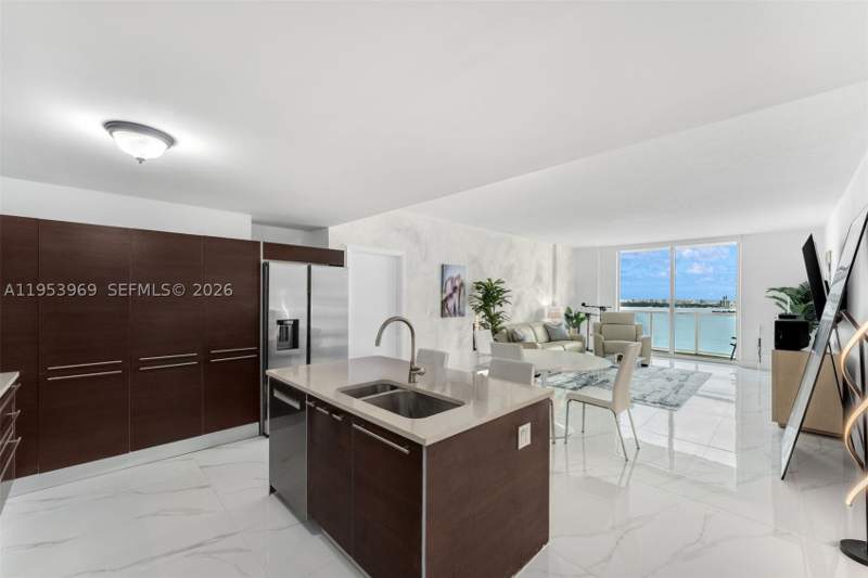 2 bedroom Condominium at 1900 N Bayshore Dr 3202, Quantum On The Bay Condo, Miami — photo 3