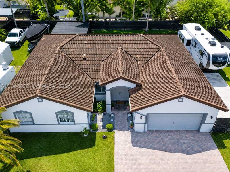 4 bedroom SingleFamilyResidence at 14214 SW 289th Ter, Biscayne Drive Estates, Homestead — photo 3