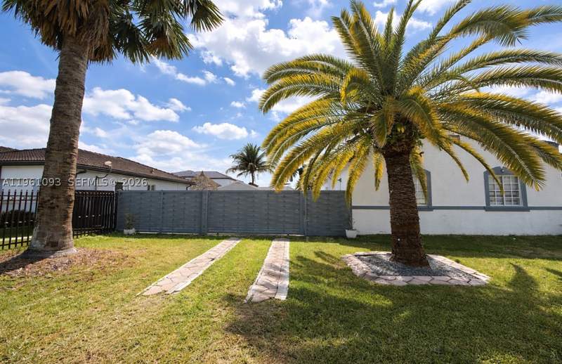 4 bedroom SingleFamilyResidence at 14214 SW 289th Ter, Biscayne Drive Estates, Homestead — photo 4