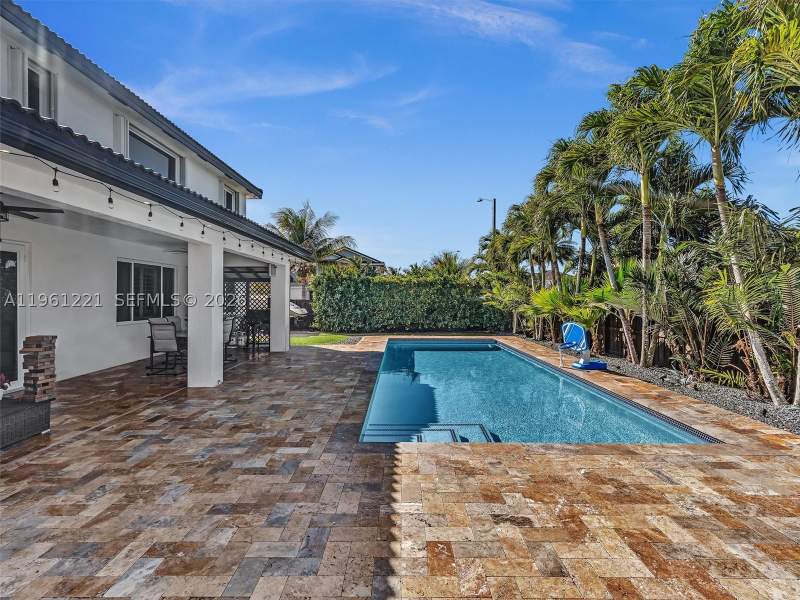 5 bedroom SingleFamilyResidence at 22690 SW 127th Ct, Bonita Estates Mansions S, Miami — photo 4