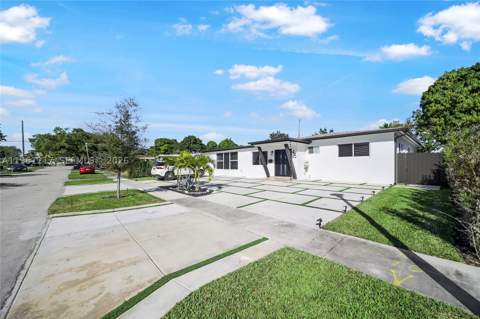 45 NE 124th Ter, North Miami FL - photo 13 of 78
