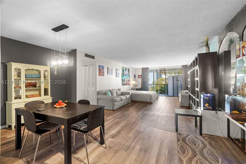 2 bedroom Condominium at 1690 NE 191st St 314-1, Jade Winds Group Bamboo G, Miami — photo 4