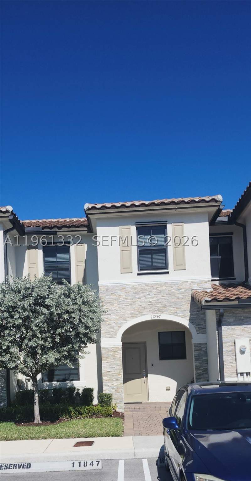 3 bedroom Townhouse at 11847 SW 246th Ter, Silver Palm Residential H, Homestead — photo 2