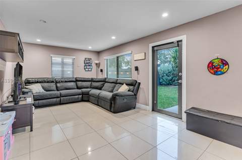 7585 SW 28th St, Miami FL - photo 12 of 28